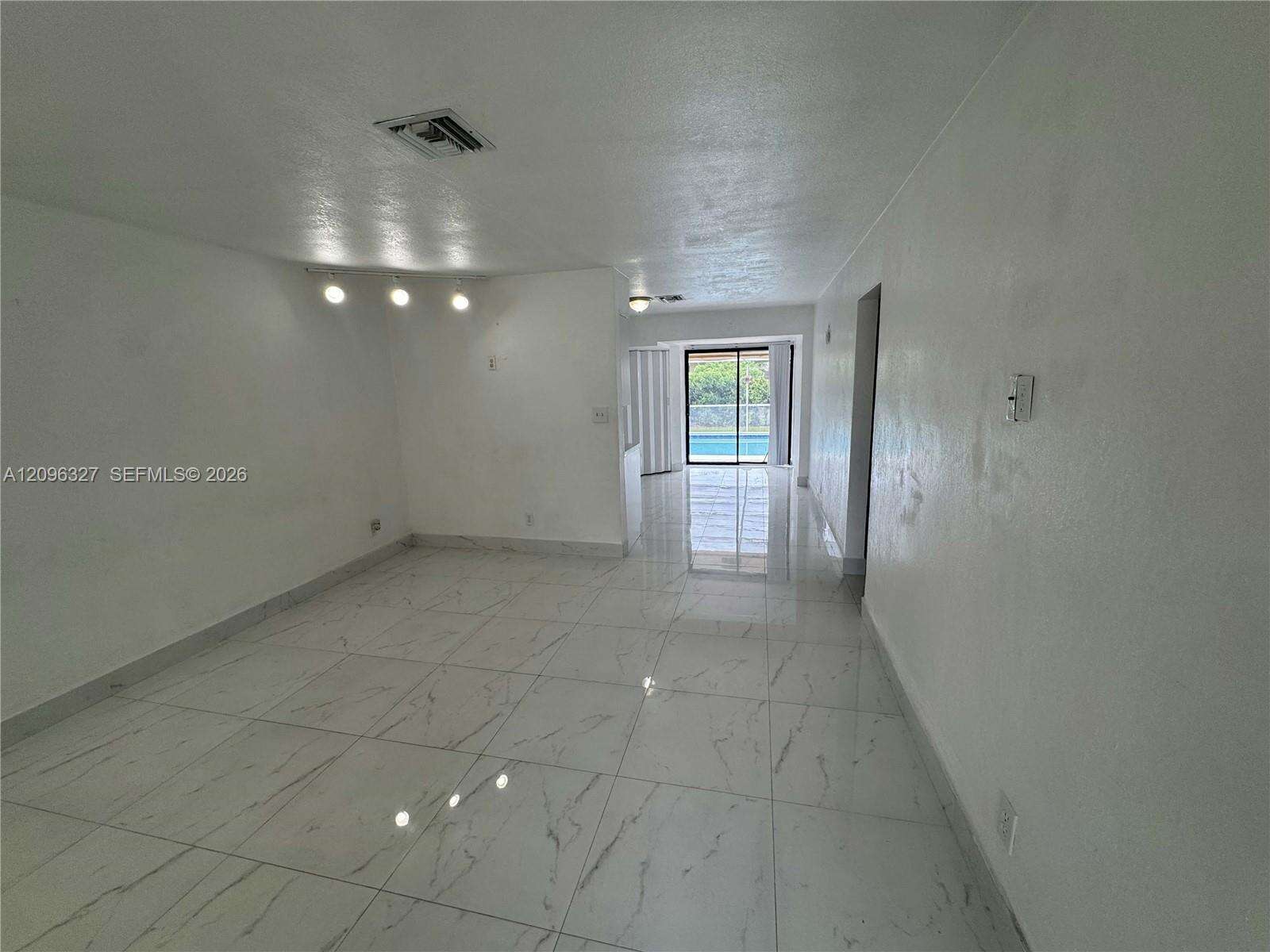 1009 2nd St, Hallandale Beach, FL 33009 - For Sale photo 2