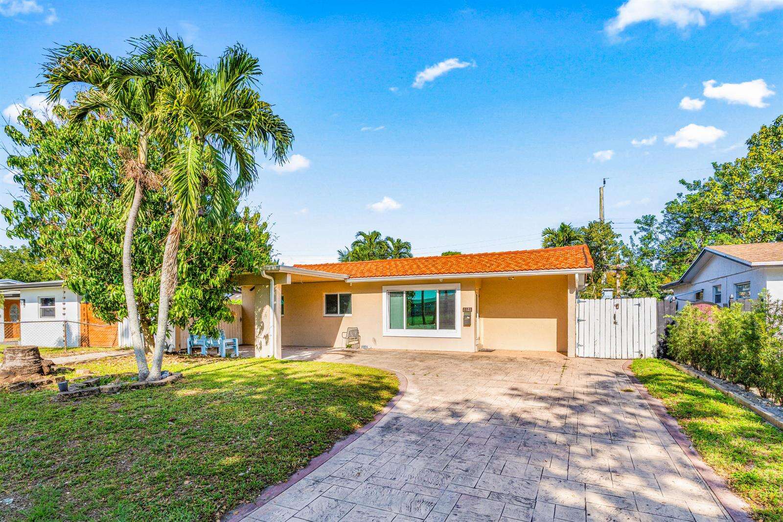 1121 66th, Hollywood, FL 33024 - For Sale photo 1
