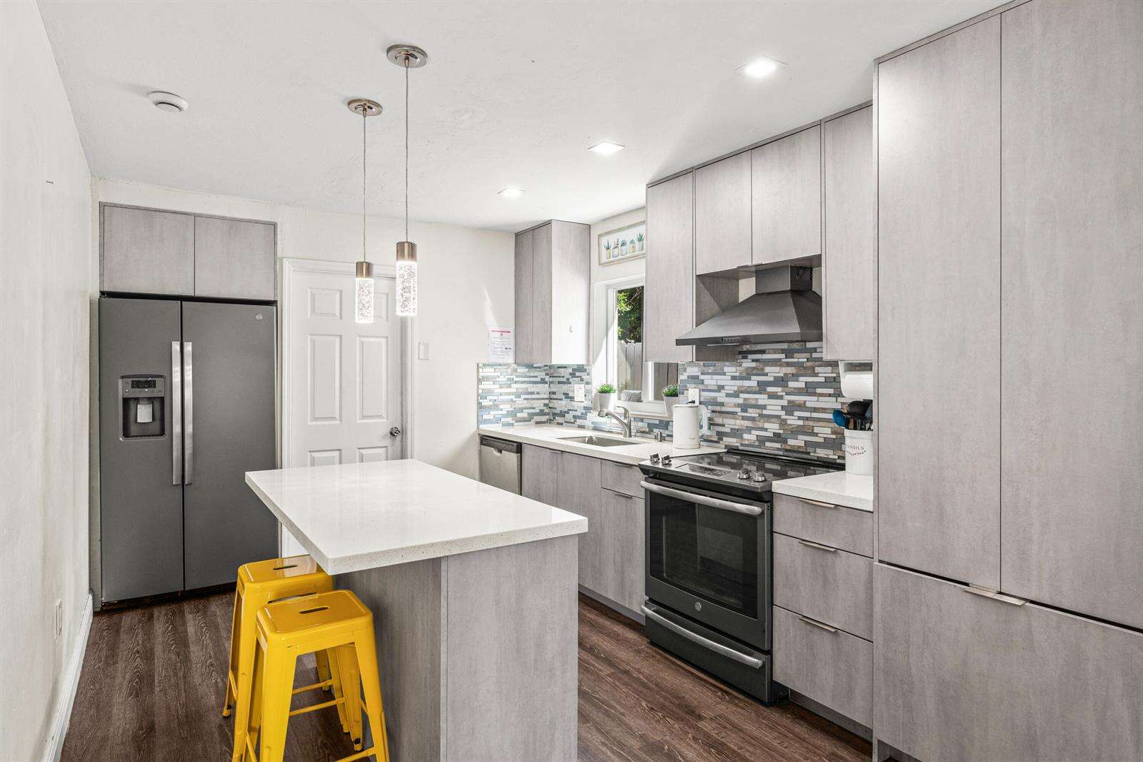 1121 66th, Hollywood, FL 33024 - For Sale photo 5