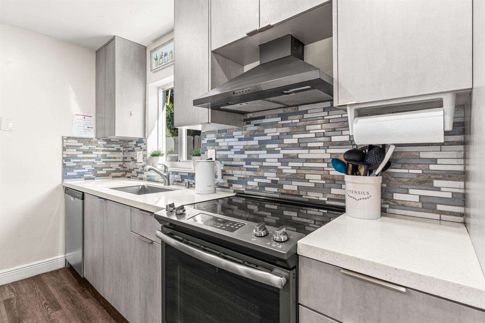 1121 66th, Hollywood, FL 33024 - For Sale photo 6