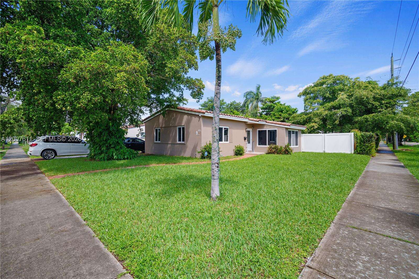 925 4th St, Hallandale Beach, FL 33009 - For Sale photo 17