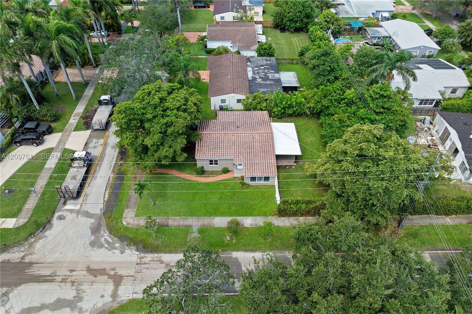 925 4th St, Hallandale Beach, FL 33009 - For Sale photo 25