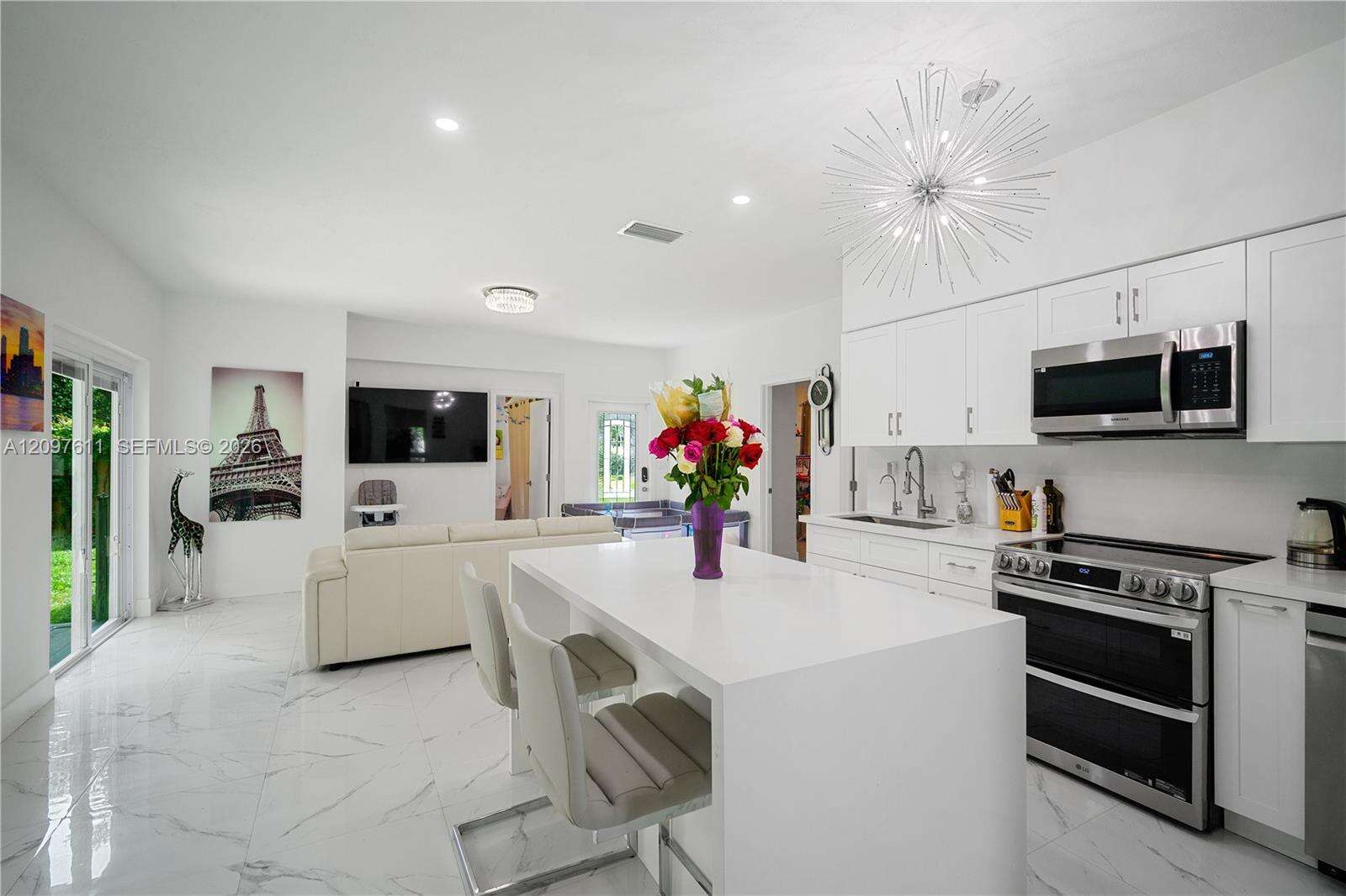925 4th St, Hallandale Beach, FL 33009 - For Sale photo 6