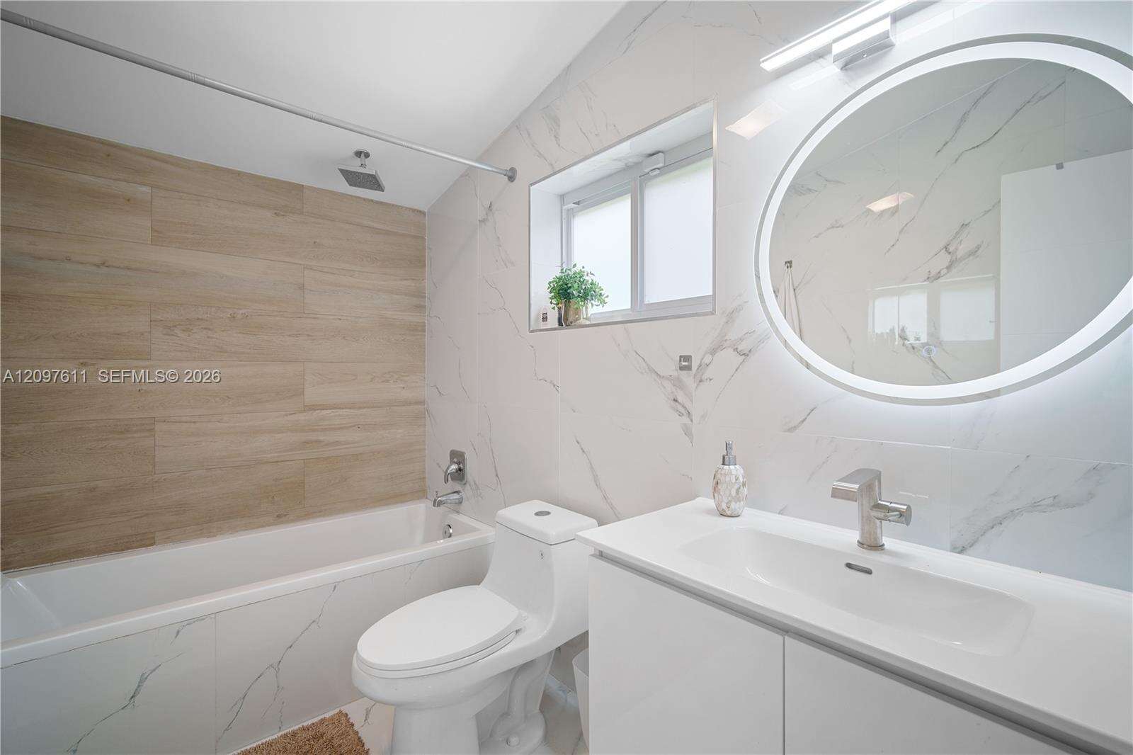 925 4th St, Hallandale Beach, FL 33009 - For Sale photo 8