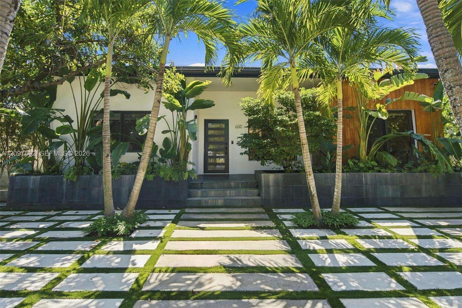 600 51st St, Miami Beach, FL 33140 - For Sale photo 1