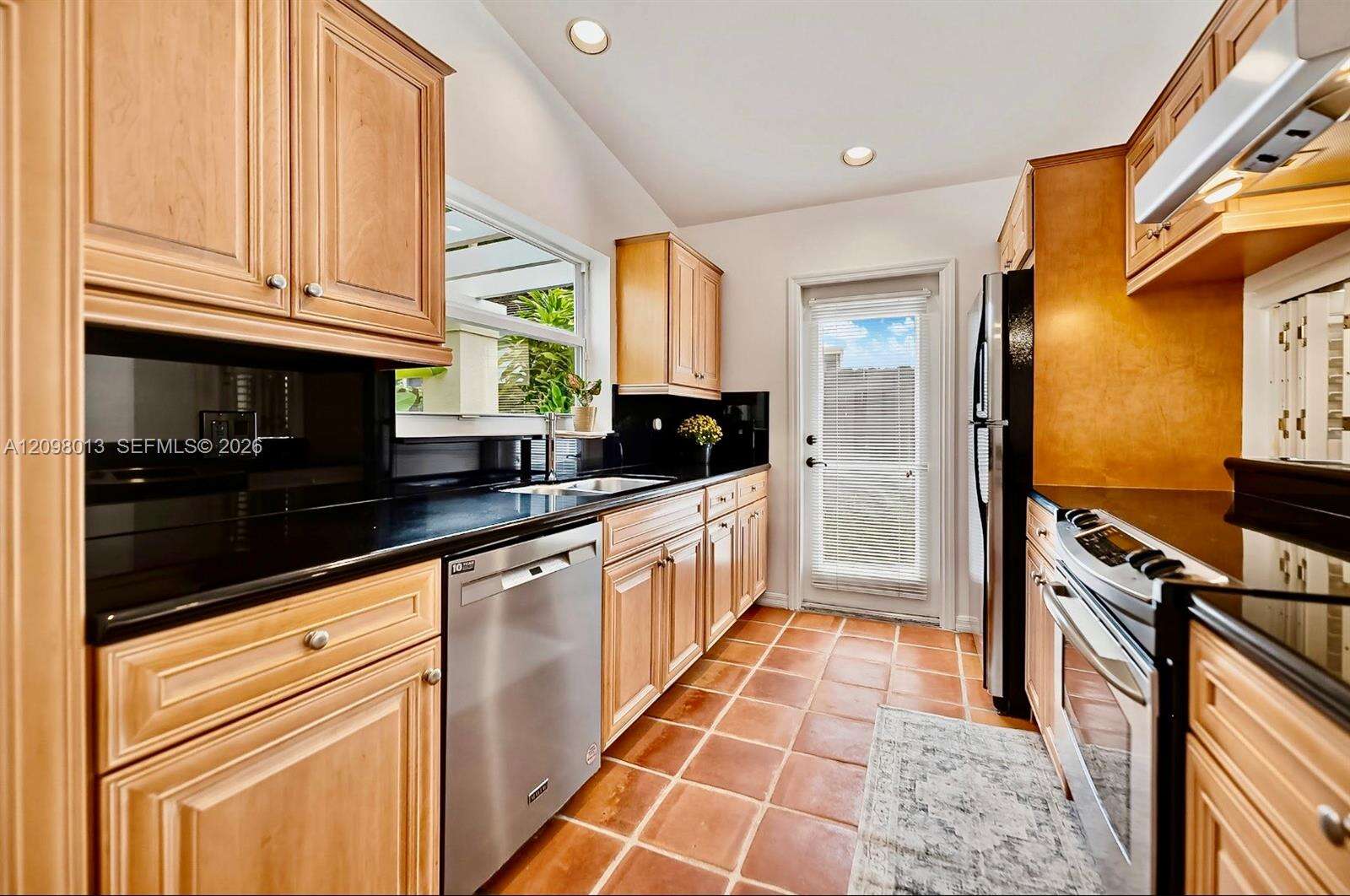 2860 22nd Ave, Miami, FL 33133 - For Sale photo 6