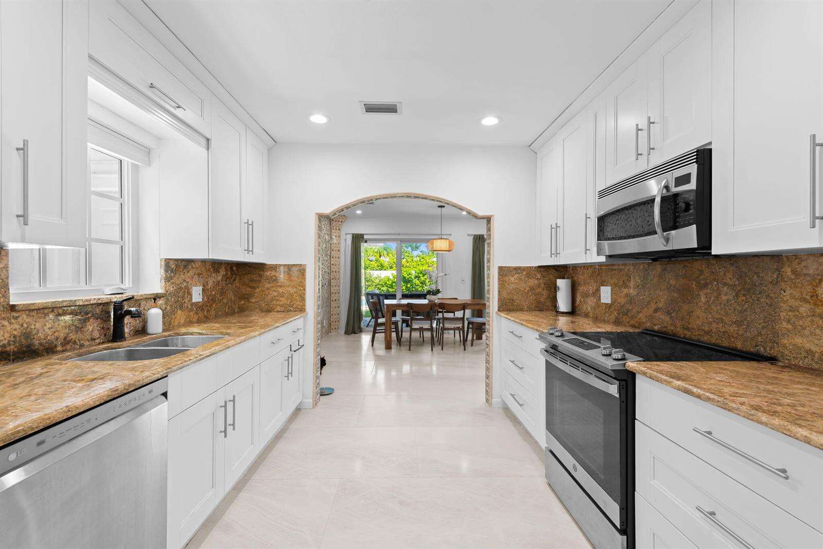 1311 Pierce, Hollywood, FL 33019 - For Sale photo 11