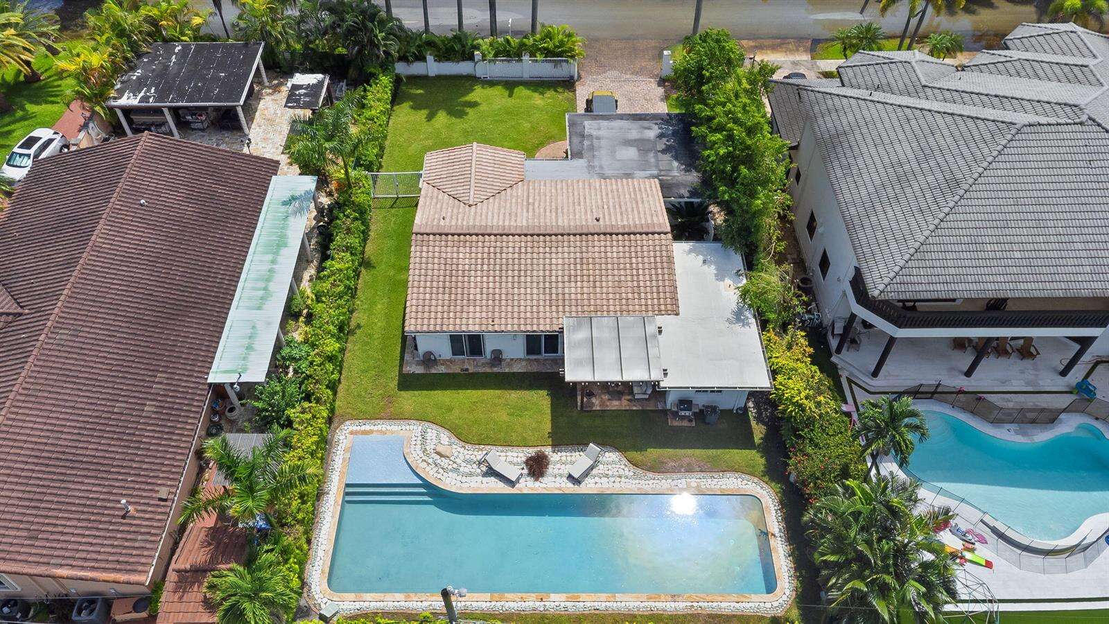 1311 Pierce, Hollywood, FL 33019 - For Sale photo 12