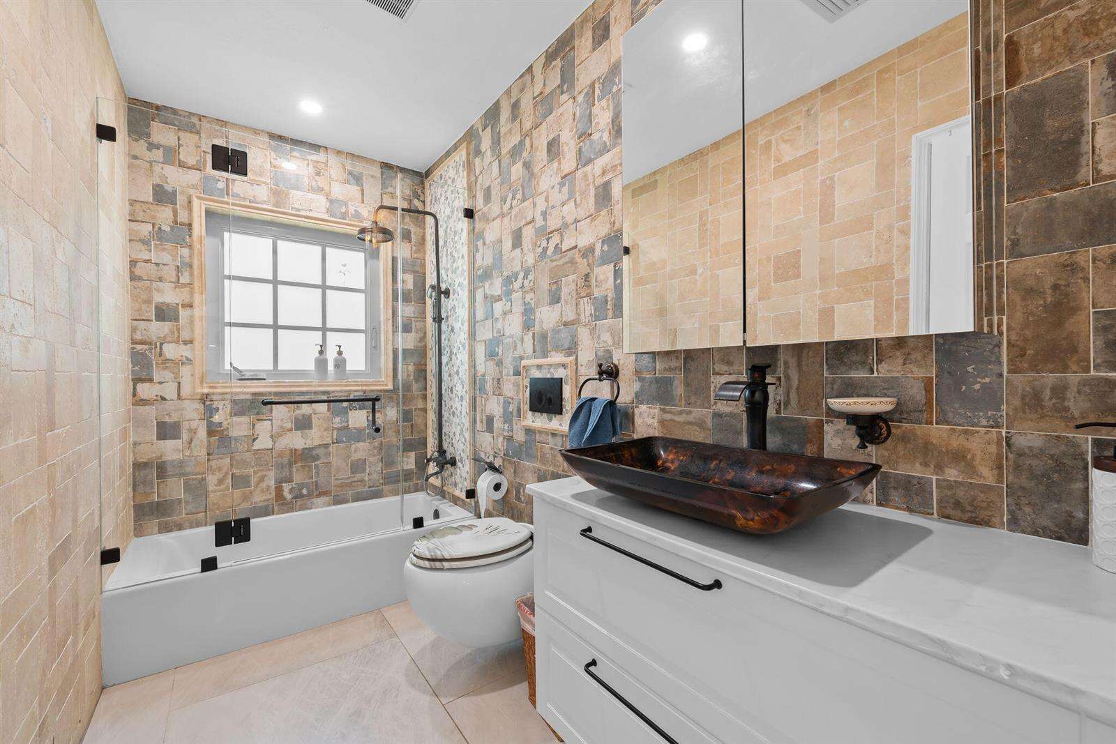 1311 Pierce, Hollywood, FL 33019 - For Sale photo 14