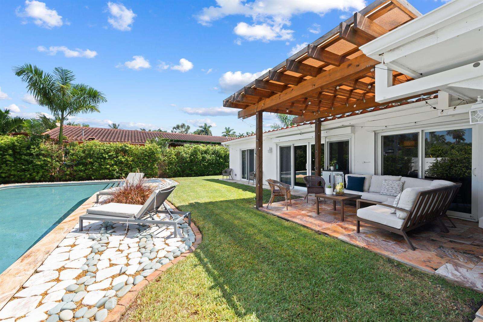 1311 Pierce, Hollywood, FL 33019 - For Sale photo 18