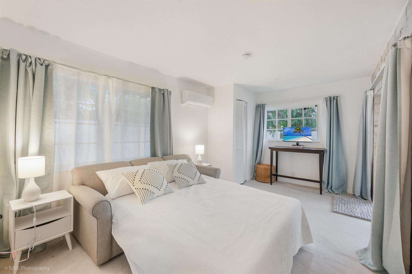 1311 Pierce, Hollywood, FL 33019 - For Sale photo 4