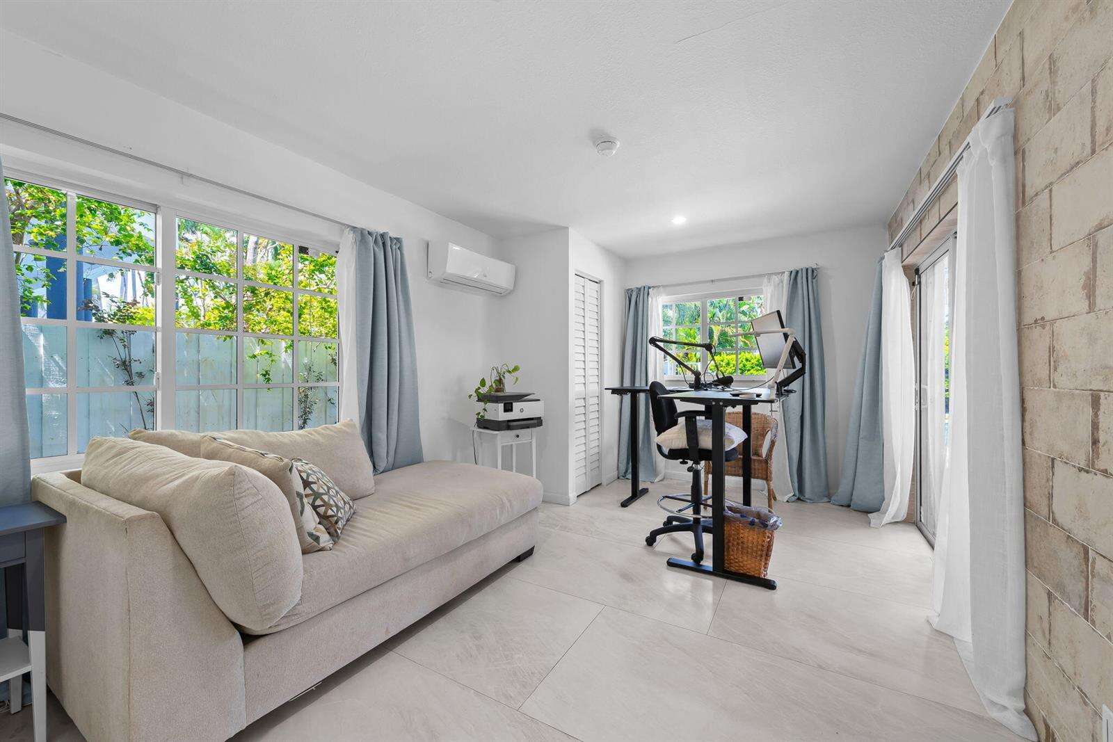1311 Pierce, Hollywood, FL 33019 - For Sale photo 5