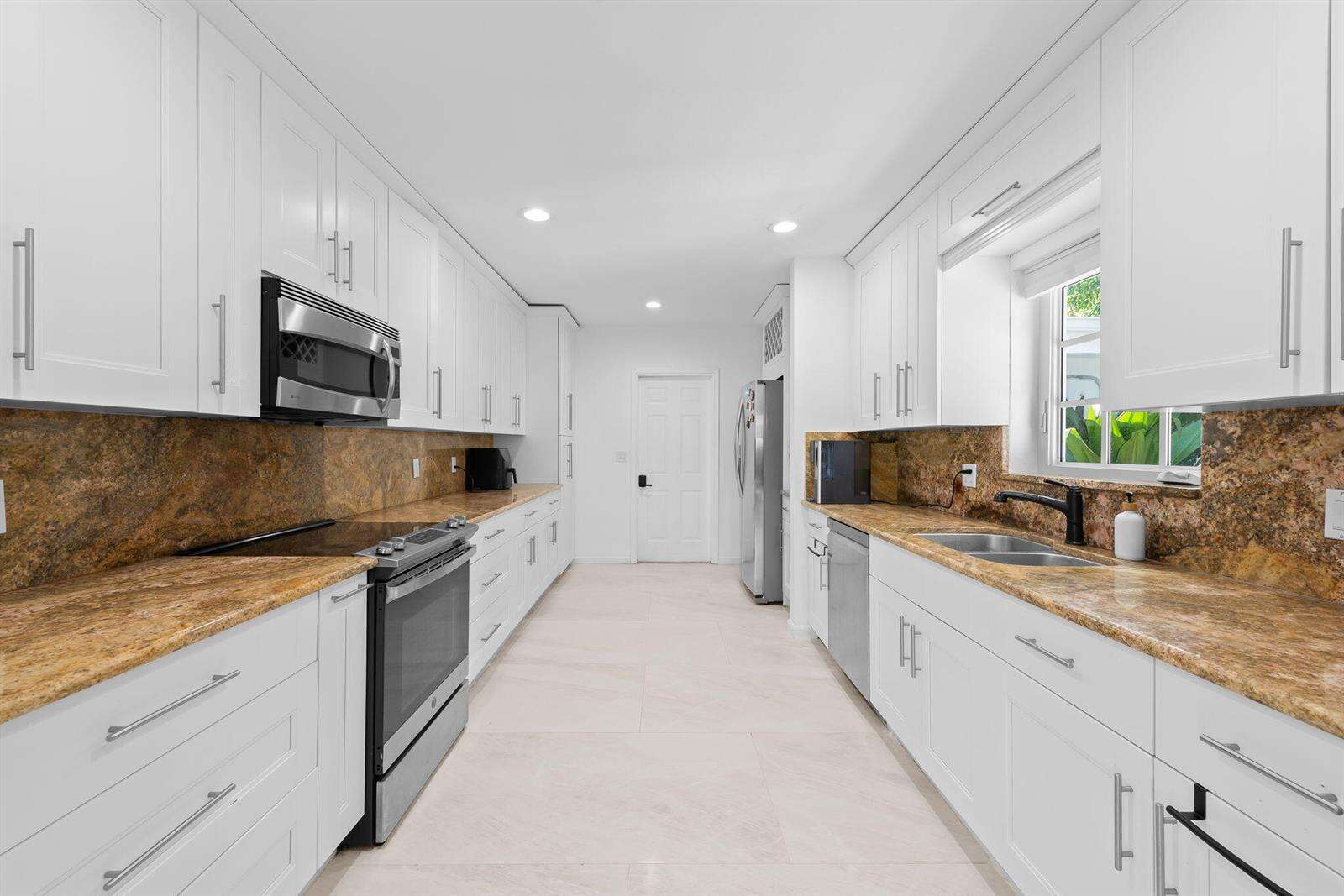 1311 Pierce, Hollywood, FL 33019 - For Sale photo 10