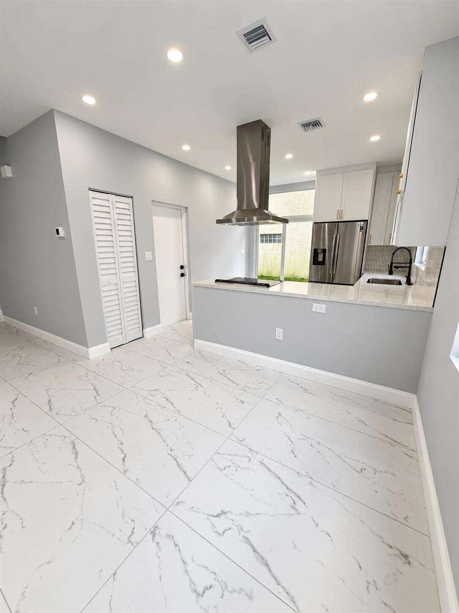 3705 Valais, Hollywood, FL 33021 - For Sale photo 12