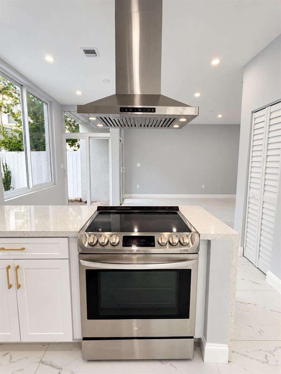 3705 Valais, Hollywood, FL 33021 - For Sale photo 13