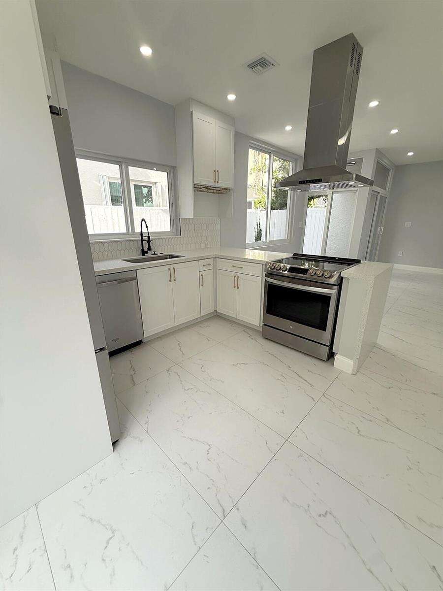 3705 Valais, Hollywood, FL 33021 - For Sale photo 18