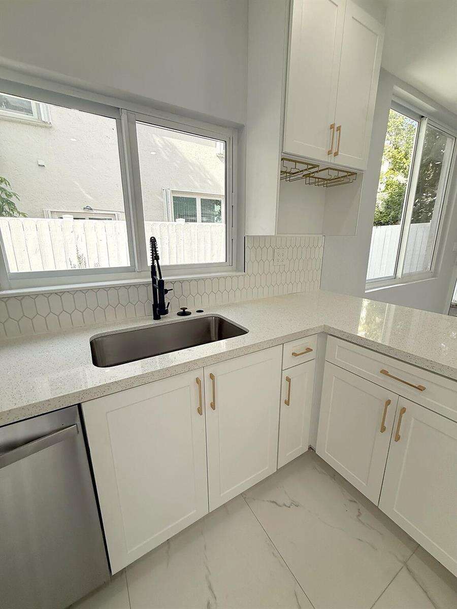 3705 Valais, Hollywood, FL 33021 - For Sale photo 6