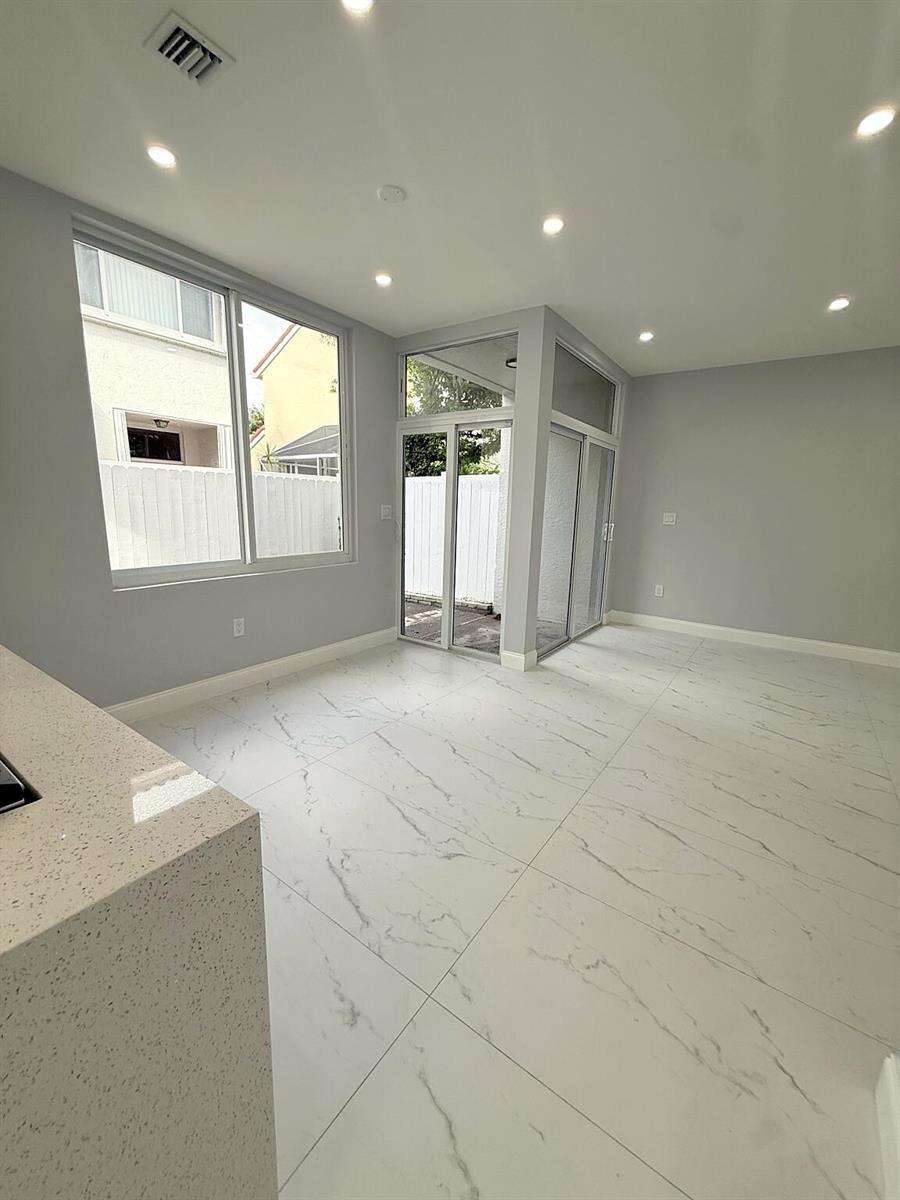 3705 Valais, Hollywood, FL 33021 - For Sale photo 7