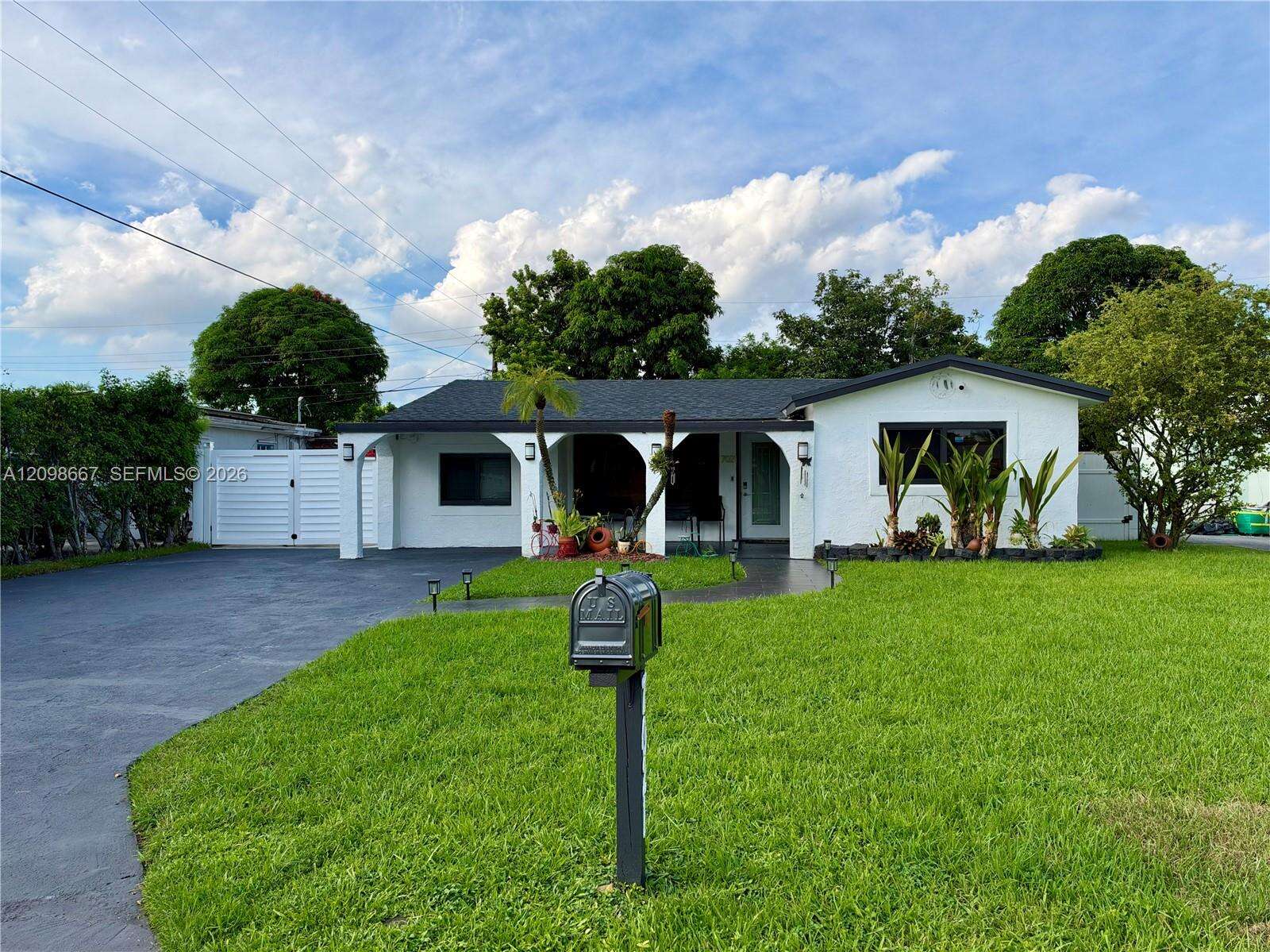 7021 28th St, Miramar, FL 33023 - For Sale photo 2