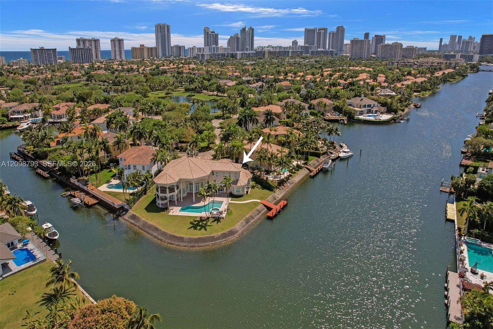 1130 Harbor Ct, Hollywood, FL 33019 - For Sale photo 11