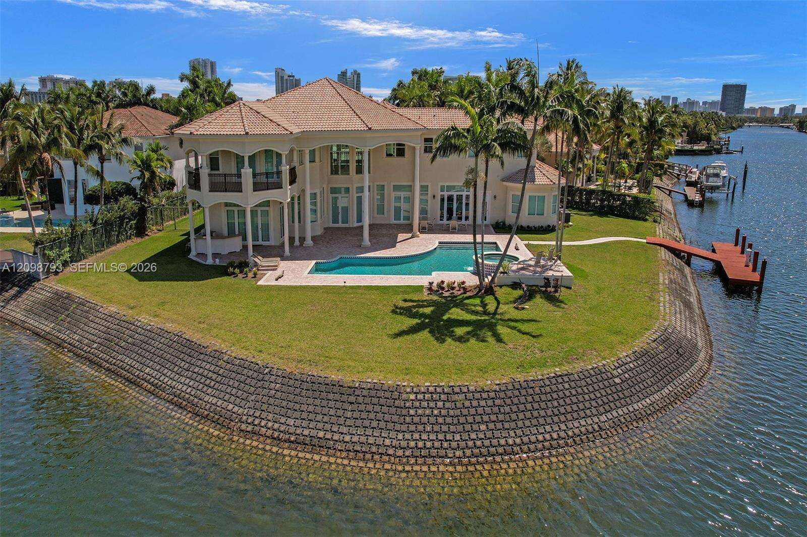 1130 Harbor Ct, Hollywood, FL 33019 - For Sale photo 3
