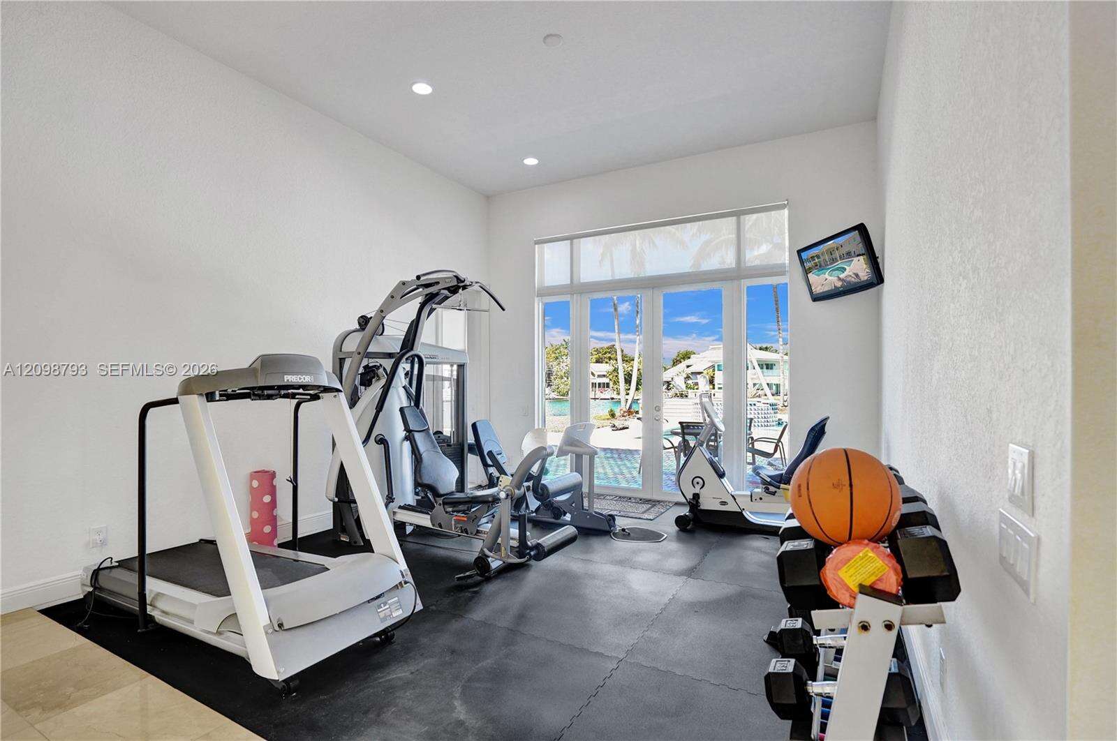 1130 Harbor Ct, Hollywood, FL 33019 - For Sale photo 23
