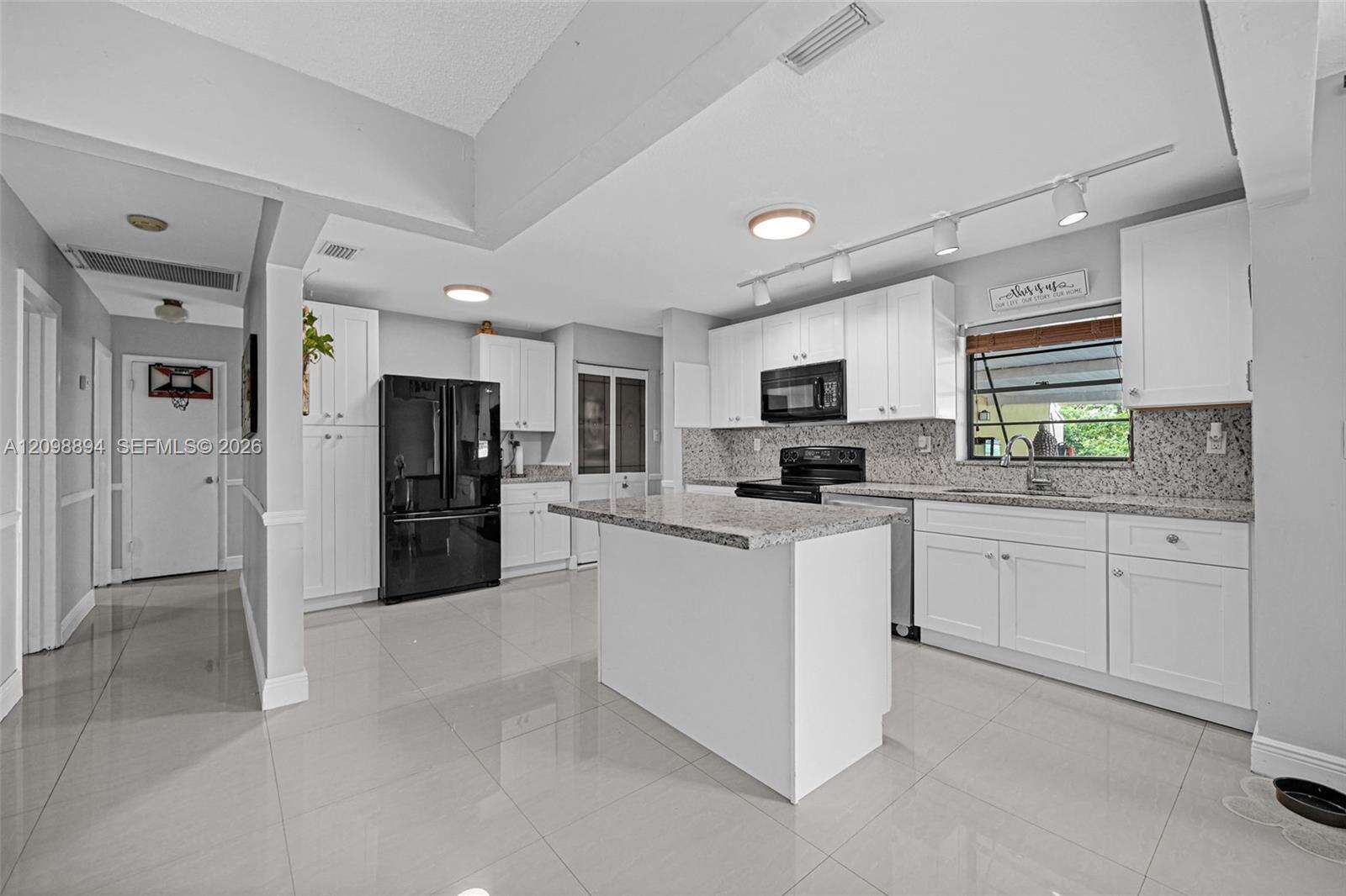 230 67th Ave, Hollywood, FL 33024 - For Sale photo 12