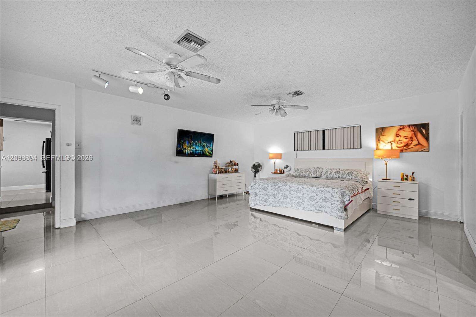 230 67th Ave, Hollywood, FL 33024 - For Sale photo 14