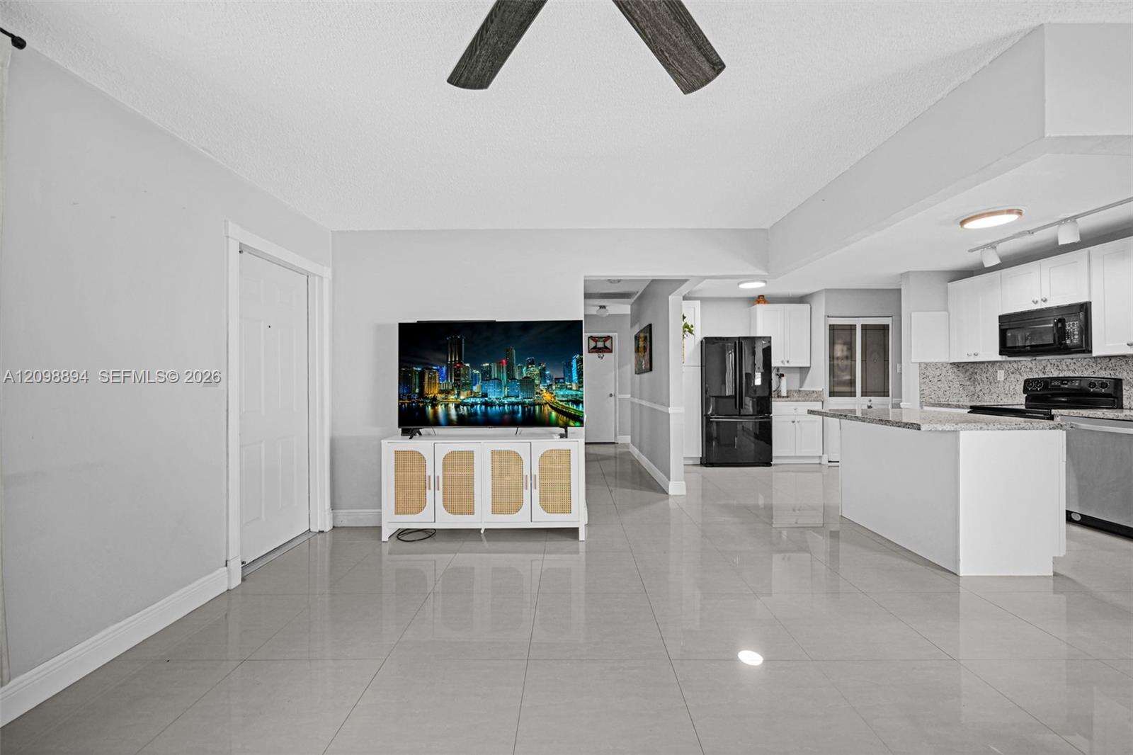 230 67th Ave, Hollywood, FL 33024 - For Sale photo 6