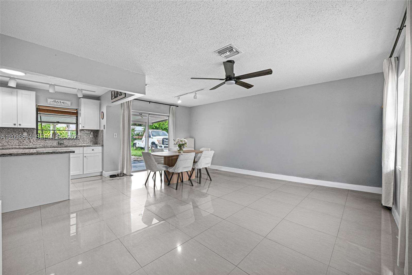 230 67th Ave, Hollywood, FL 33024 - For Sale photo 7