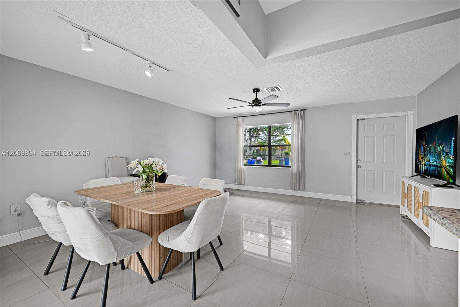 230 67th Ave, Hollywood, FL 33024 - For Sale photo 8