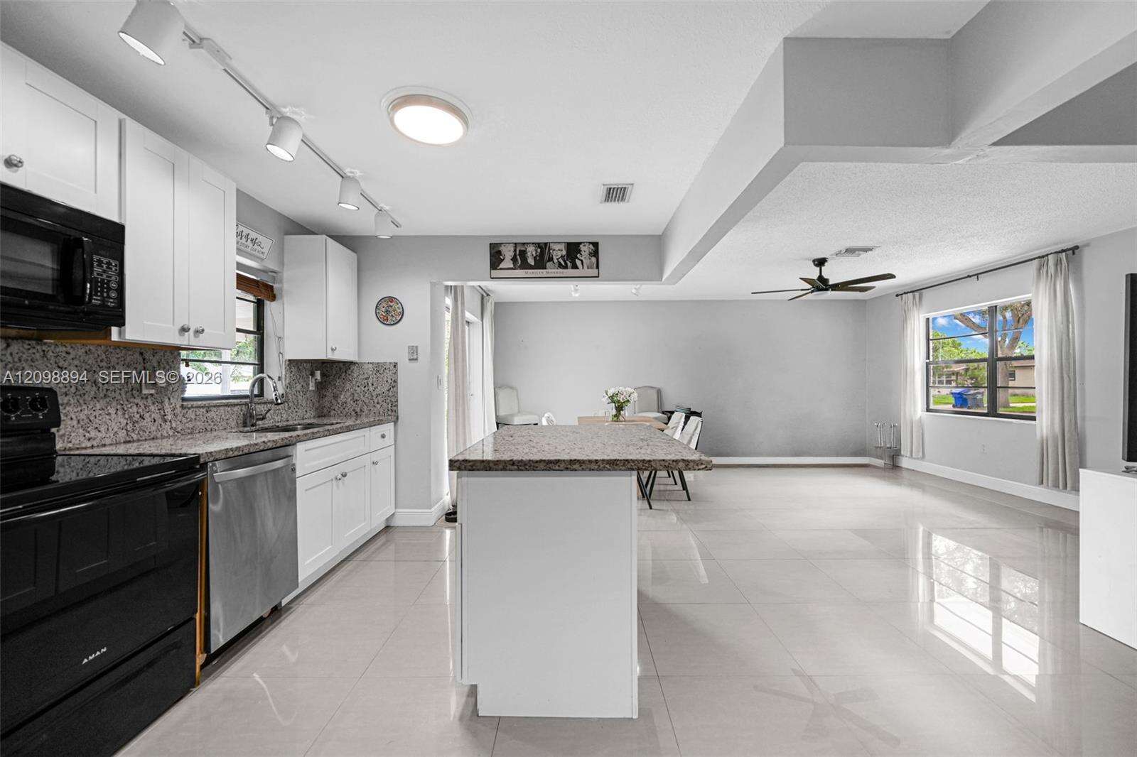 230 67th Ave, Hollywood, FL 33024 - For Sale photo 9