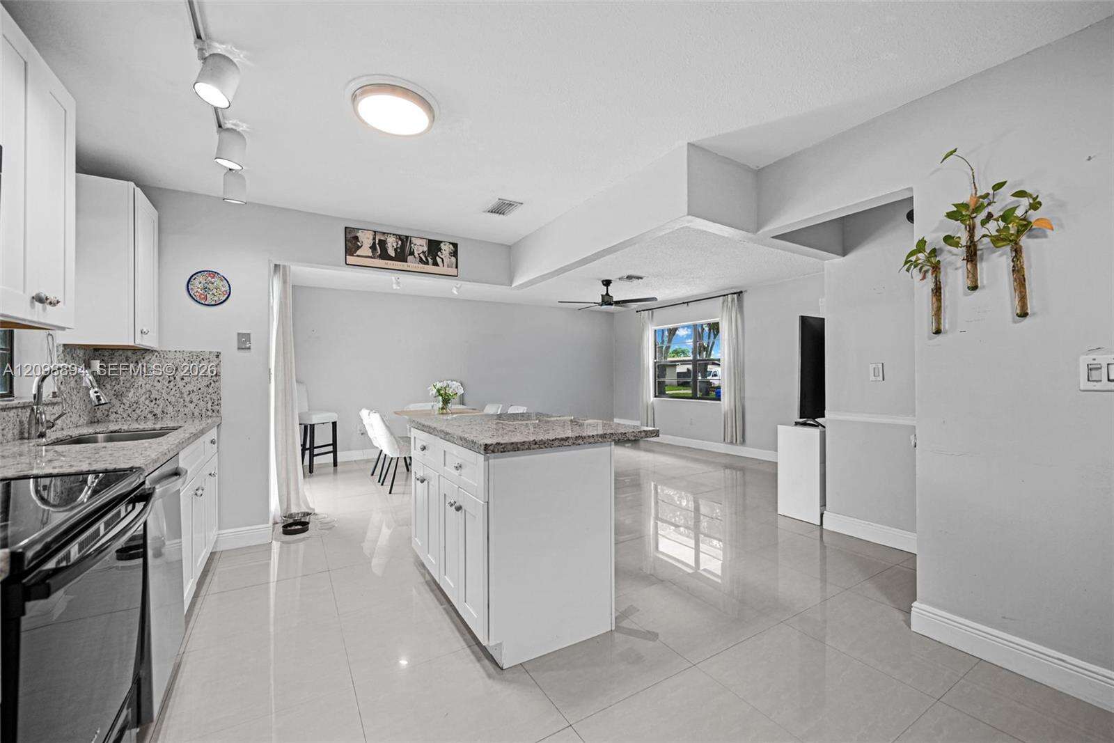 230 67th Ave, Hollywood, FL 33024 - For Sale photo 10