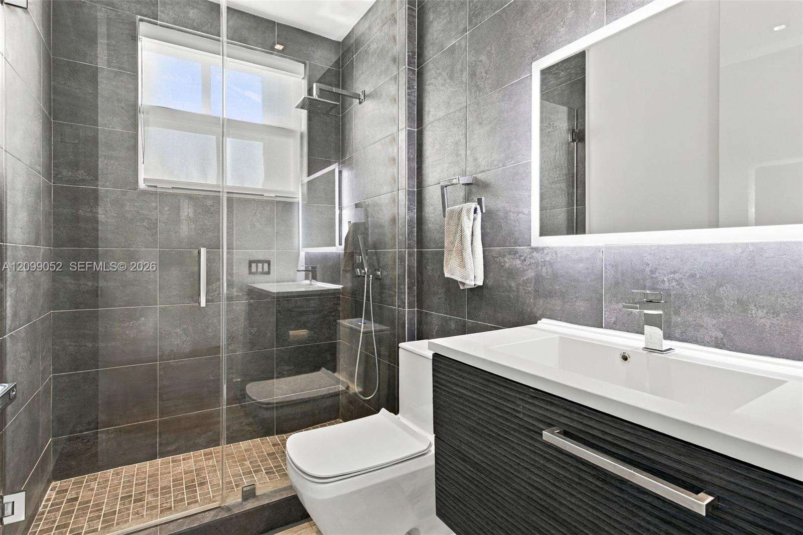 1516 Breakwater Ter, Hollywood, FL 33019 - For Sale photo 22