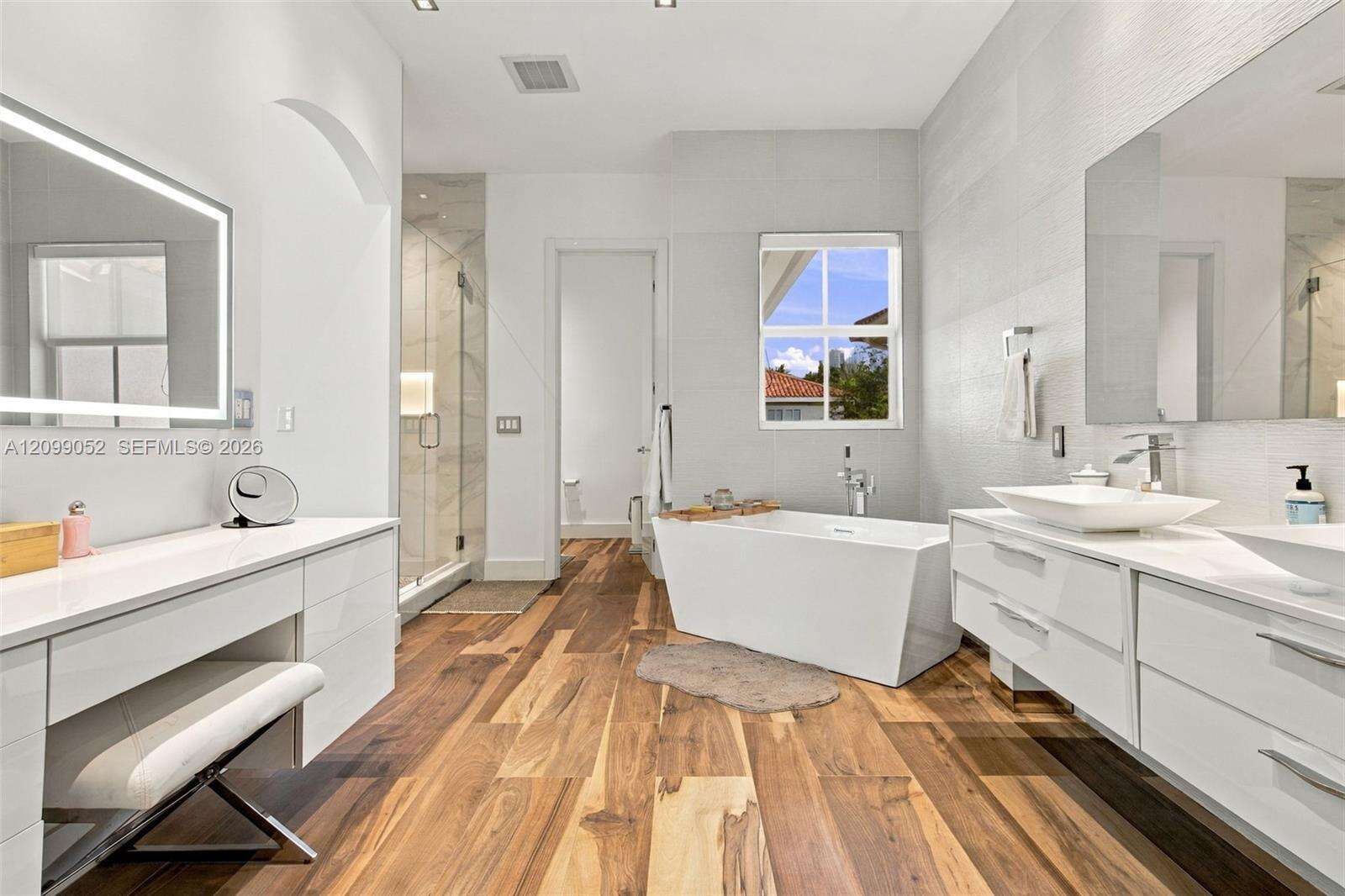 1516 Breakwater Ter, Hollywood, FL 33019 - For Sale photo 31