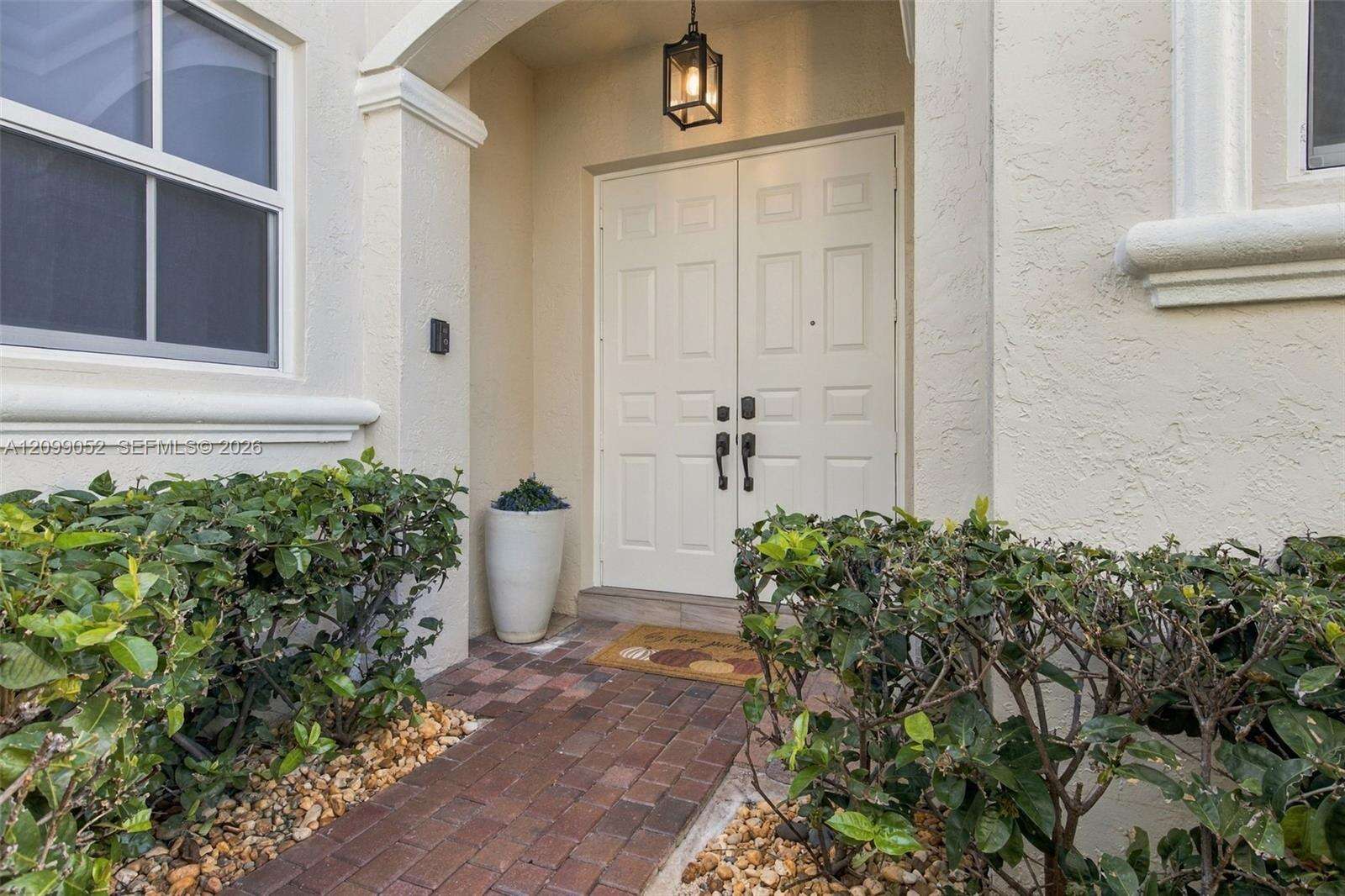 1516 Breakwater Ter, Hollywood, FL 33019 - For Sale photo 6
