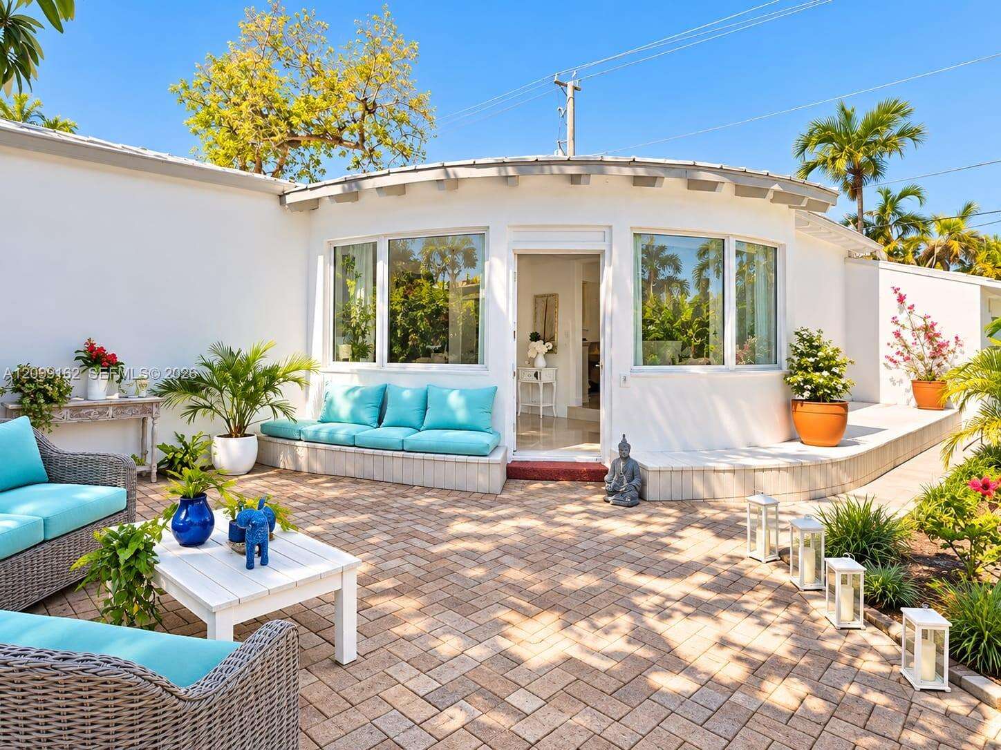 6910 Rue Notre Dame, Miami Beach, FL 33141 - For Sale photo 2