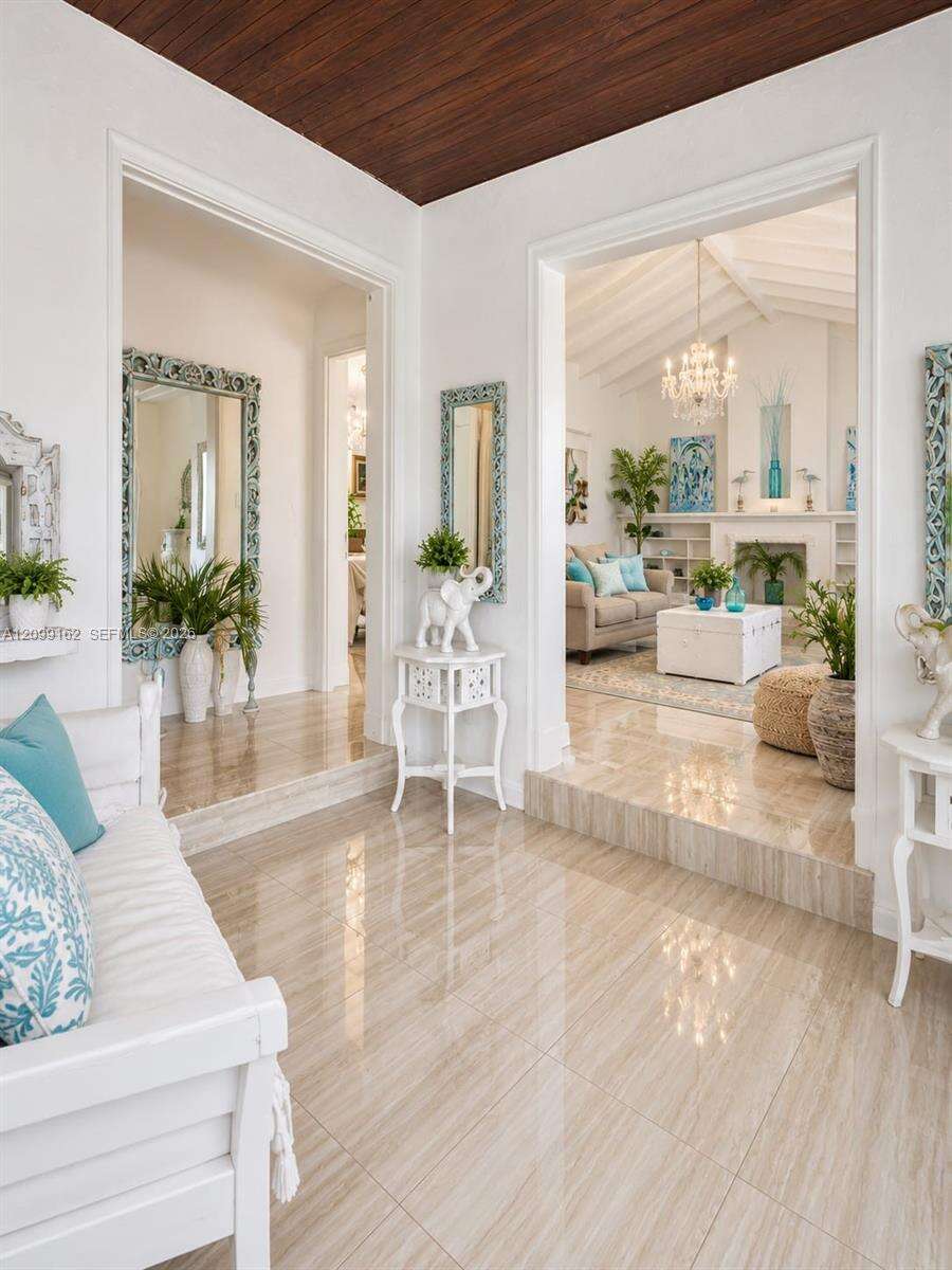 6910 Rue Notre Dame, Miami Beach, FL 33141 - For Sale photo 13