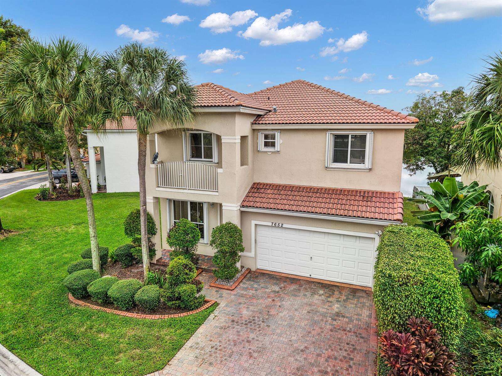 7652 23rd, Pembroke Pines, FL 33024 - Pending Sale photo 2