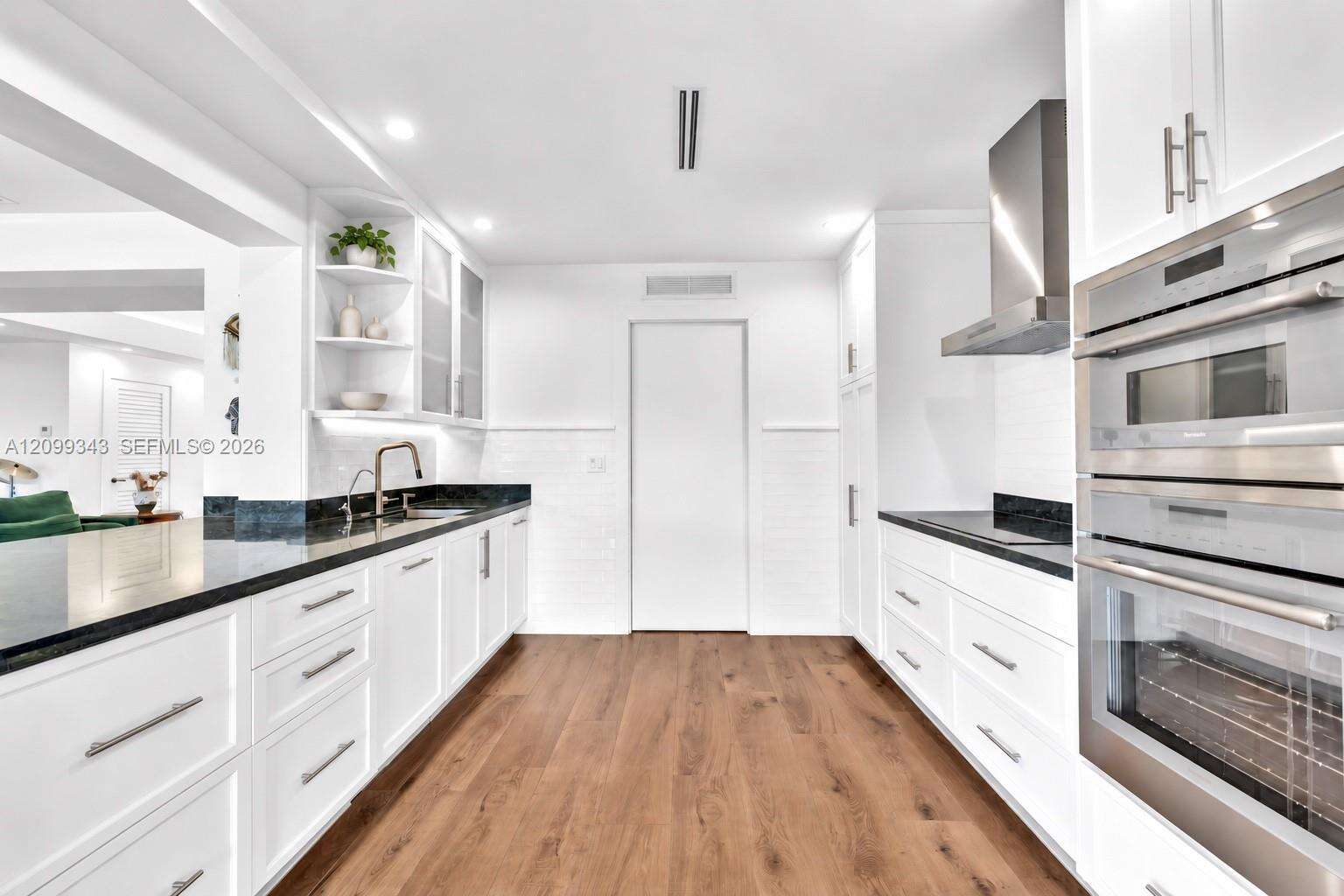 797 Shore Dr, Miami Beach, FL 33141 - For Sale photo 8