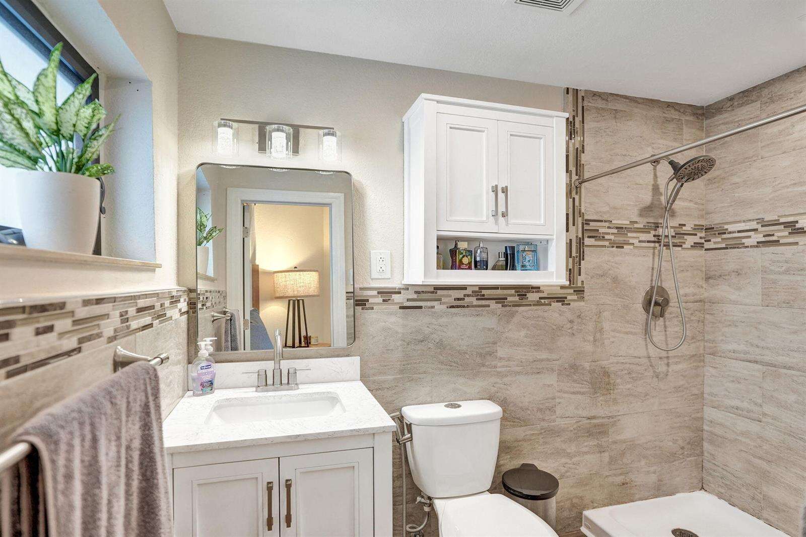 800 59th, Hollywood, FL 33021 - For Sale photo 16