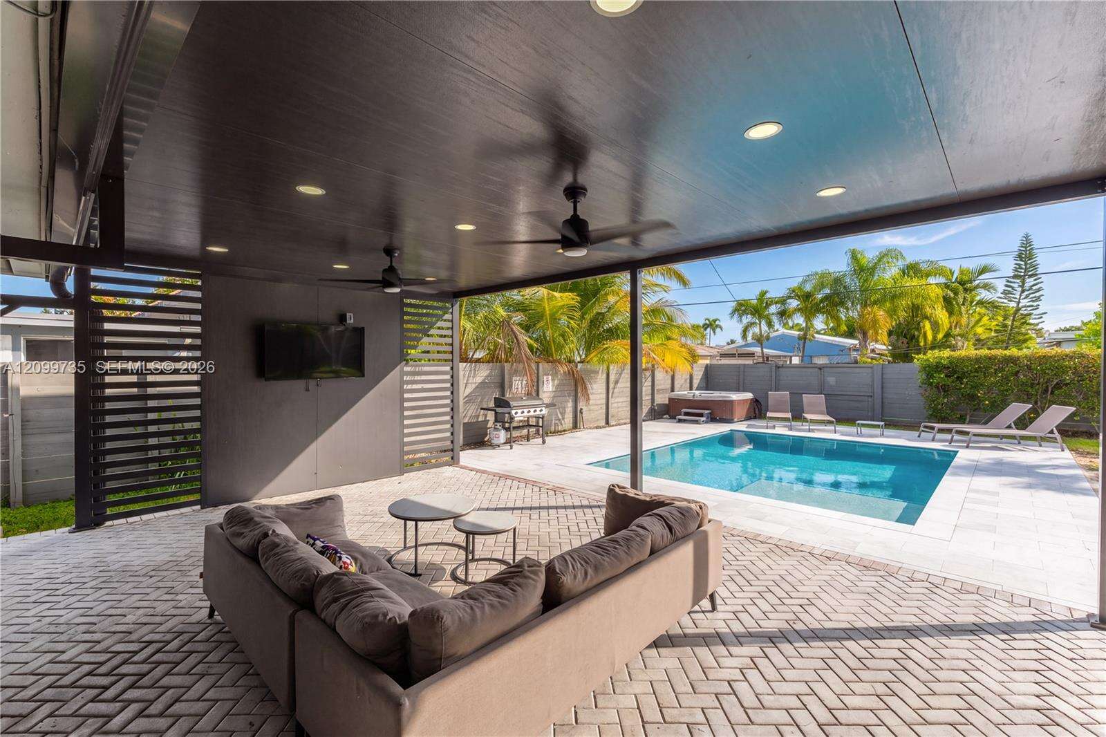 1008 Moffett St, Hallandale Beach, FL 33009 - For Sale photo 13