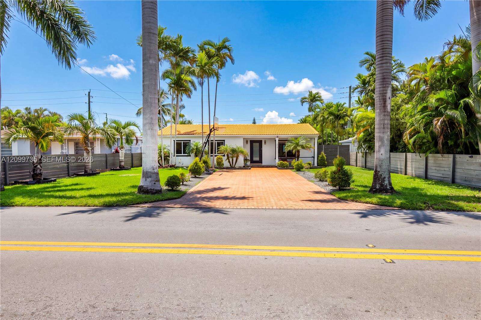 1008 Moffett St, Hallandale Beach, FL 33009 - For Sale photo 4