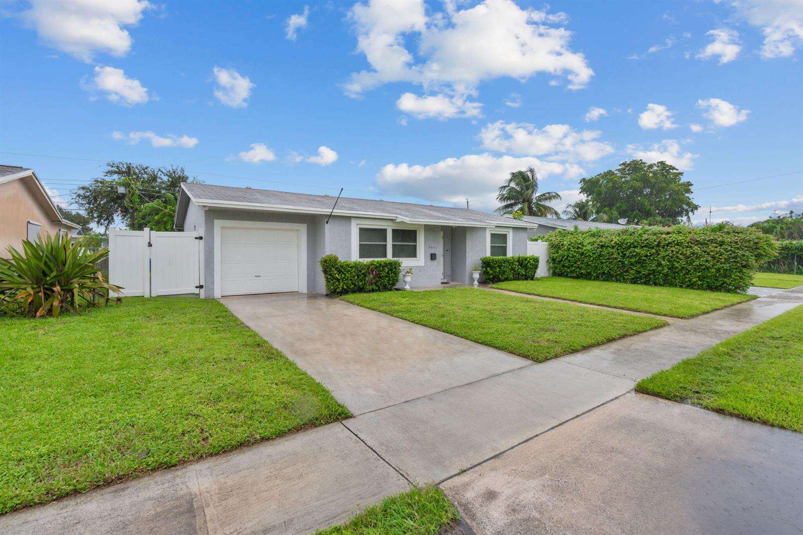 7541 Hope, Hollywood, FL 33024 - Pending Sale photo 2