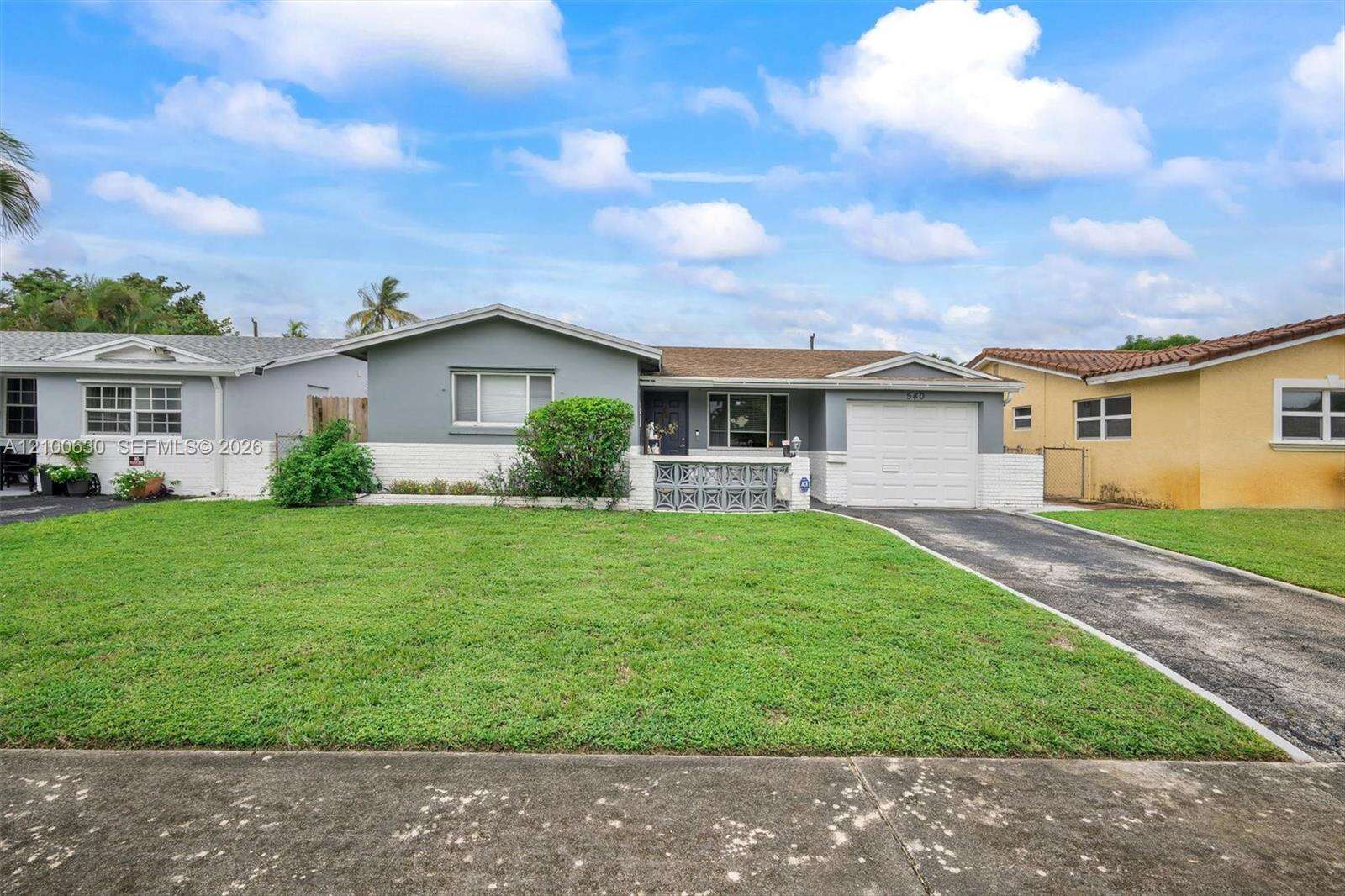 540 Rainbow Dr, Hollywood, FL 33021 - For Sale photo 3