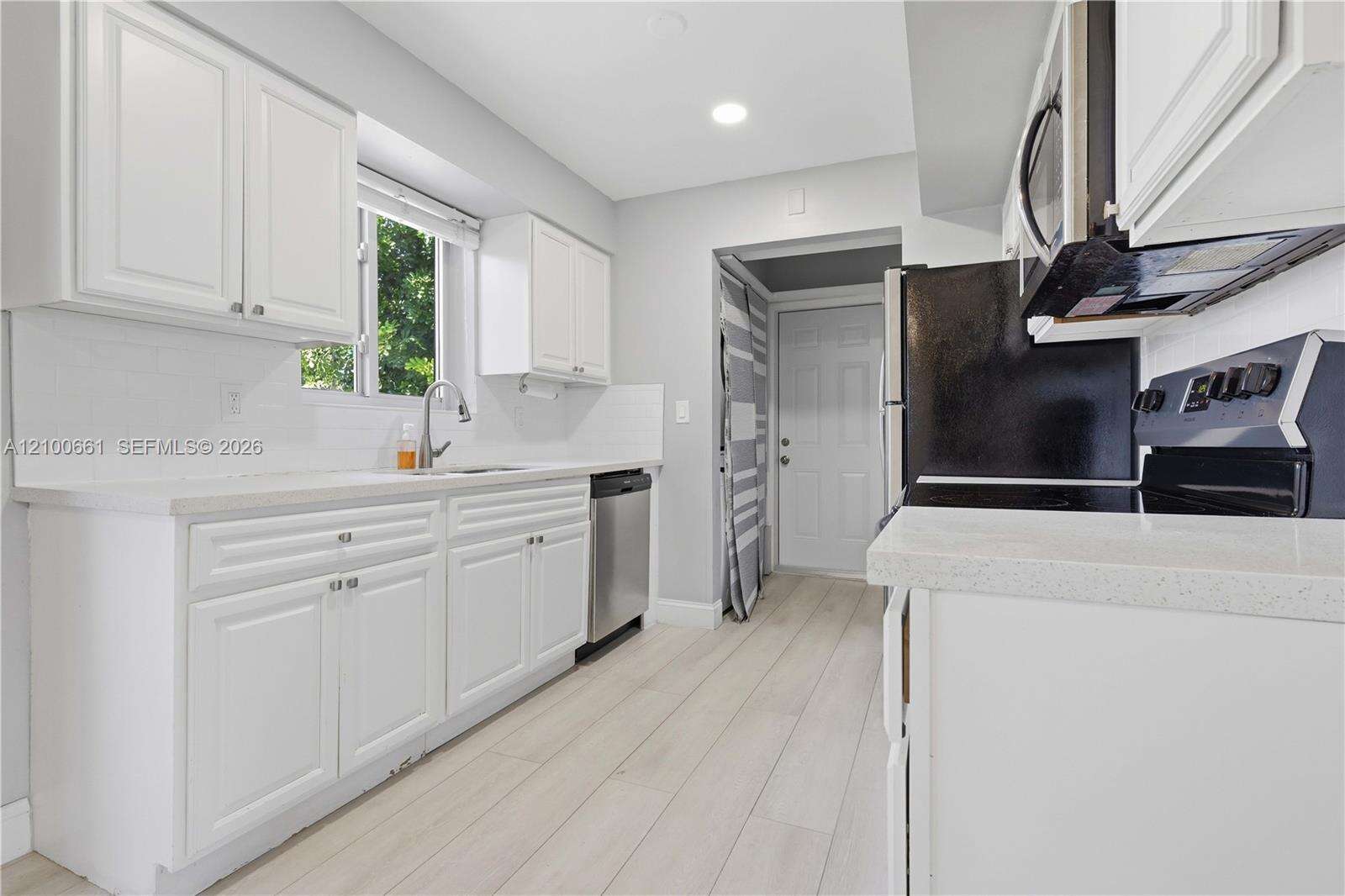 1324 24th Ave, Hollywood, FL 33020 - For Sale photo 5