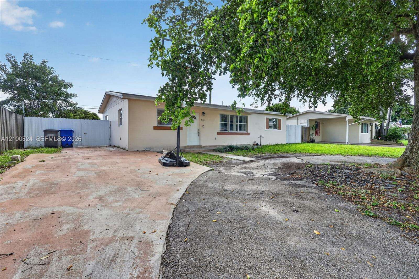 231 65th Ter, Hollywood, FL 33024 - For Sale photo 5