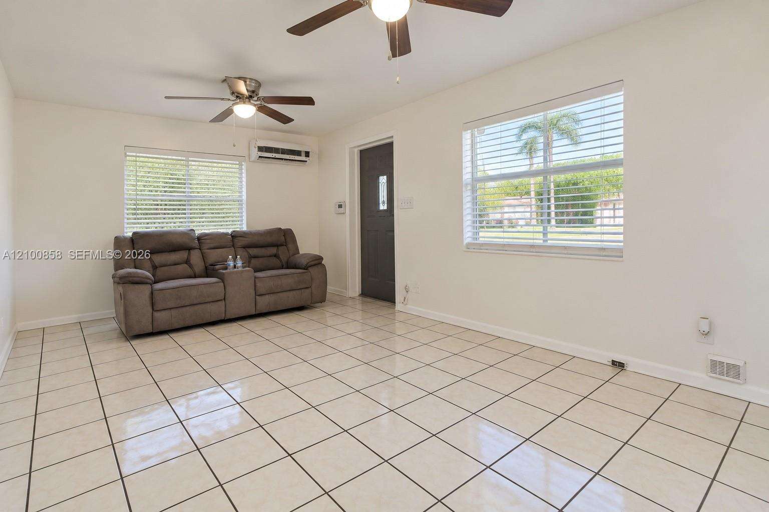 6331 Taylor St, Hollywood, FL 33024 - For Sale photo 3