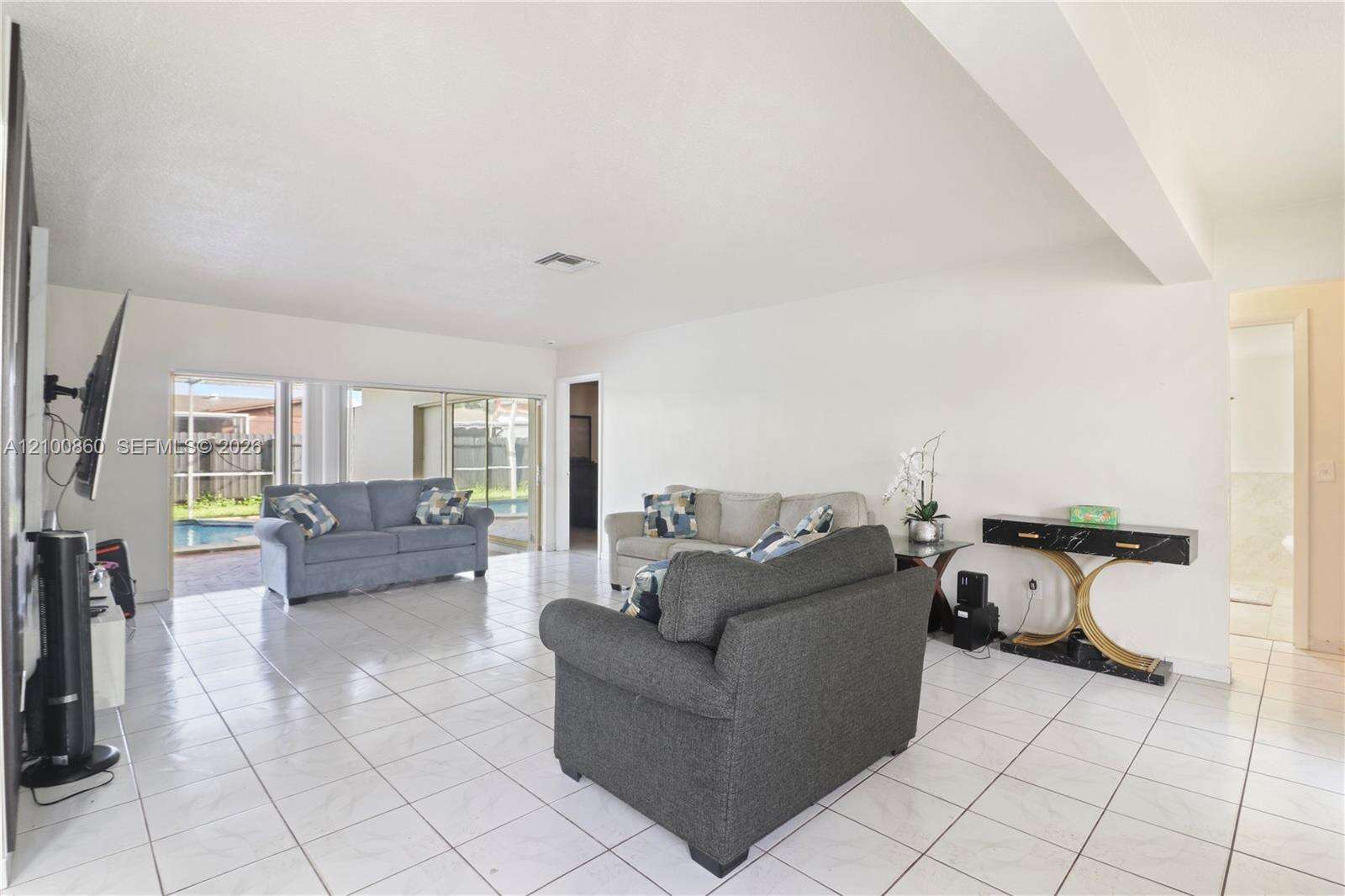 6765 Ixora Dr, Miramar, FL 33023 - For Sale photo 7