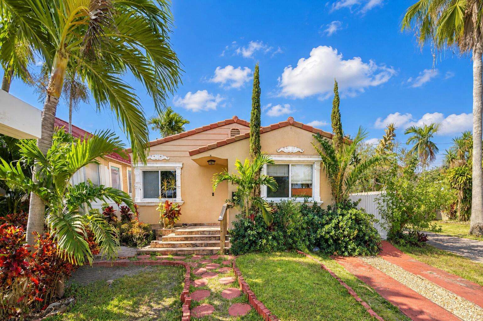 1624 Van Buren, Hollywood, FL 33020 - For Sale photo 1